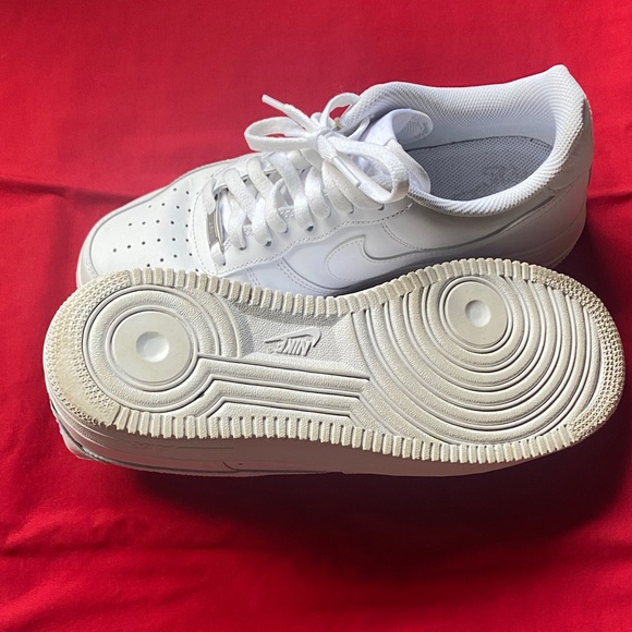 Nike White Sneakers - Picture 3 of 6